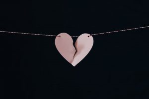 Broken heart on string large Broken heart on string large